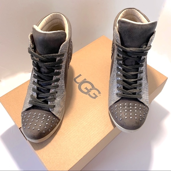 koolaburra wedge sneakers